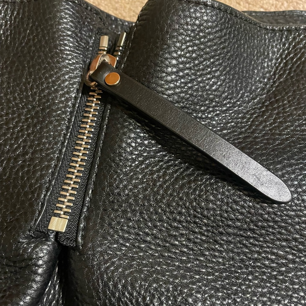 Authentic Burberry Maidstone Large Leather Tote - Picture 11 of 14